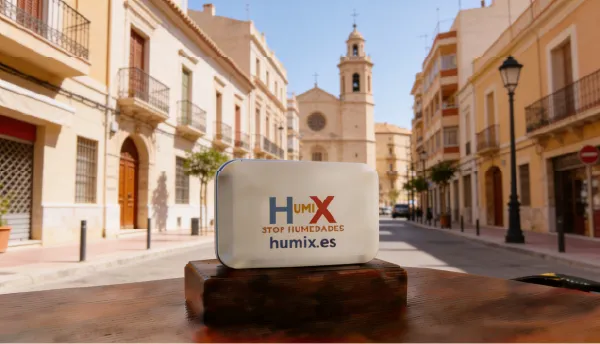 Sistema HUMIX instalado en la pared de una vivienda en Gandia